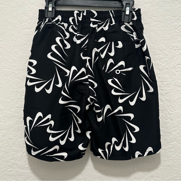 Nike Kid's Swim Volley Total Logo Swim Trunks Size M NWT - Picture 2 of 5